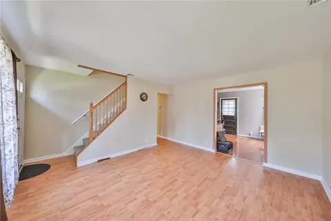 Living - 3050 Cornwall Rd, Bethlehem, PA 18017 photo 3 of 7