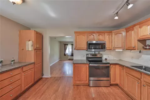 Kitchen - 3050 Cornwall Rd, Bethlehem, PA 18017 photo 4 of 4