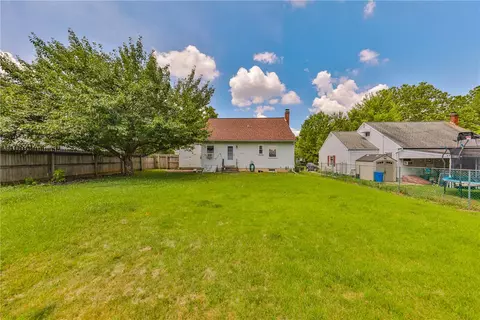 Exterior - 3050 Cornwall Rd, Bethlehem, PA 18017 photo 11 of 14