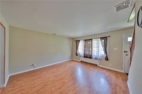 Living - 3050 Cornwall Rd, Bethlehem, PA 18017 photo 6 of 7