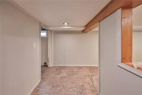 Entry Way - 3050 Cornwall Rd, Bethlehem, PA 18017 photo 10 of 11