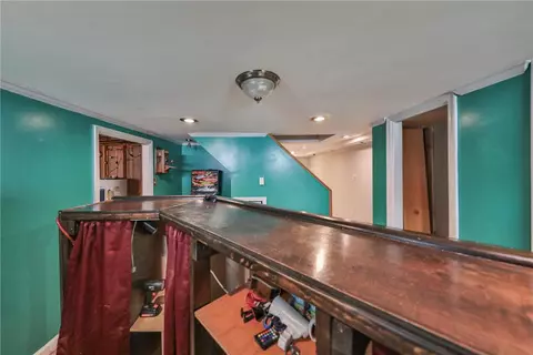 Entry Way - 3050 Cornwall Rd, Bethlehem, PA 18017 photo 9 of 11