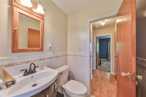 Bath - 3050 Cornwall Rd, Bethlehem, PA 18017 photo 3 of 3