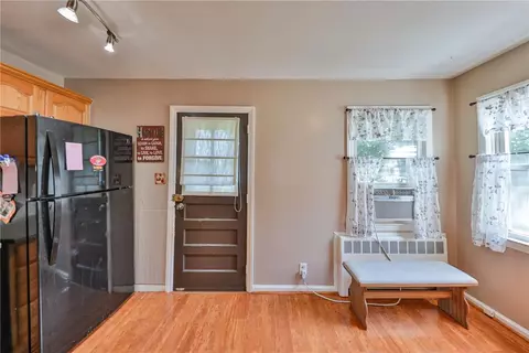 Entry Way - 3050 Cornwall Rd, Bethlehem, PA 18017 photo 5 of 11