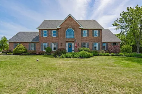 4542 Springfield Dr, Coplay, PA 18037