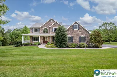 7447 Bell Gate Rd, Coopersburg, PA 18036