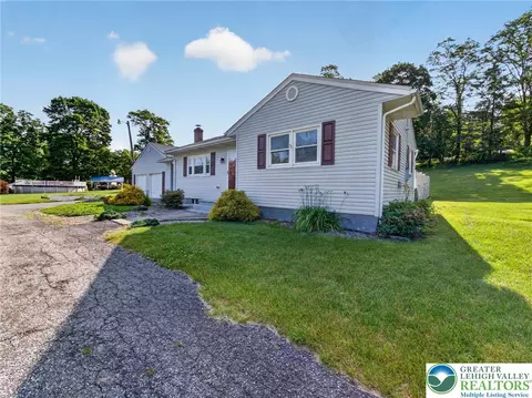 Exterior - 2587 E Scenic, Bath, PA 18014 photo 6 of 15