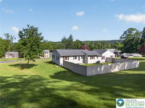 Exterior - 2587 E Scenic, Bath, PA 18014 photo 10 of 15