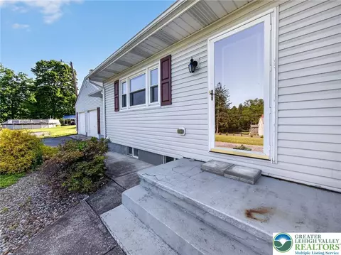 Exterior - 2587 E Scenic, Bath, PA 18014 photo 5 of 15