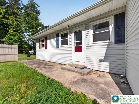 Exterior - 2587 E Scenic, Bath, PA 18014 photo 15 of 15