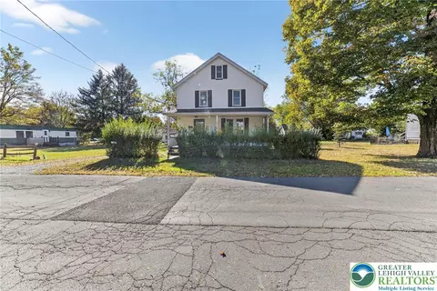 3 Oakland Ave, East Stroudsburg, PA 18301
