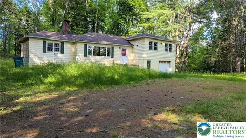 167 Independence Rd, East Stroudsburg, PA 18301