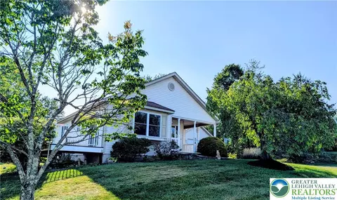 314 Golden Oaks Dr, White Haven, PA 18661