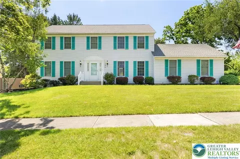 1346 Dayspring Dr, Wescosville, PA 18106