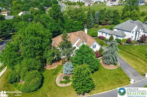 1614 Penns Xing, Allentown, PA 18104