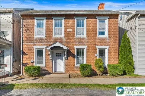 620 Monocacy Dr, Bath, PA 18014