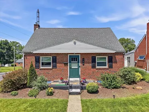 143 Dell St, Emmaus, PA 18049