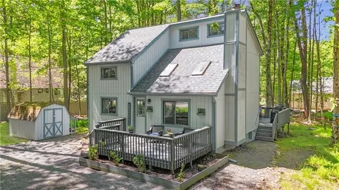 5344 Conoquenissing Dr, Pocono Lake, PA 18347