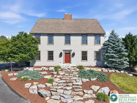 2150 Park Pl, Slatington, PA 18080