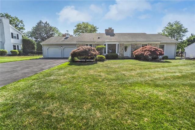 1148 Meadowbrook Cir W, Allentown, PA 18103