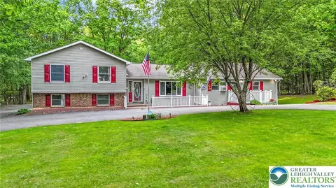 256 Sundance Rd, Effort, PA 18330