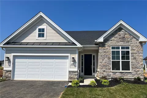 6847 Sycamore Dr, Bath, PA 18014