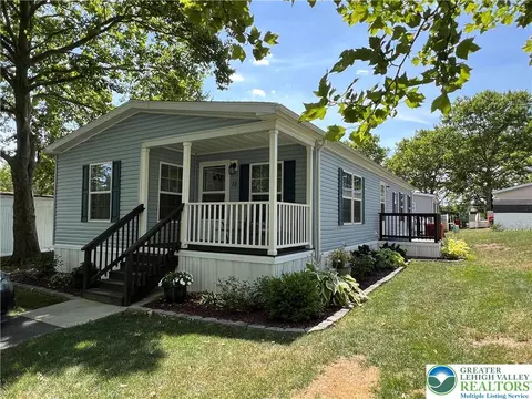 12 Springridge Rd, Bath, PA 18014