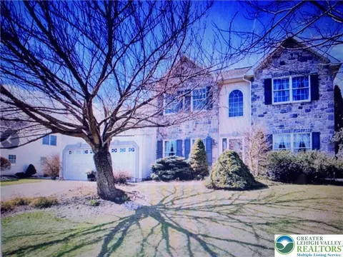1560 Deer Path Rd, Forks Twp, PA 18040