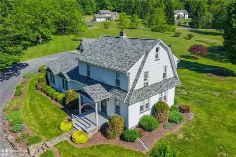 1404 Sugar Hollow Rd, Chestnuthill Twp, PA 18353