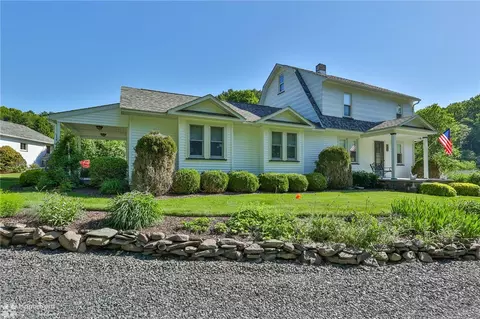 1404 Sugar Hollow Rd, Chestnuthill Twp, PA 18353