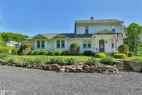 1404 Sugar Hollow Rd, Chestnuthill Twp, PA 18353
