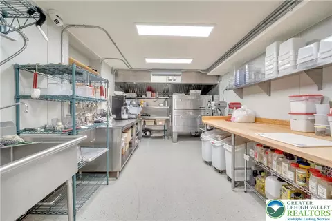 Kitchen - 67 Park Ave, Wind Gap, PA 18091 photo 4 of 12