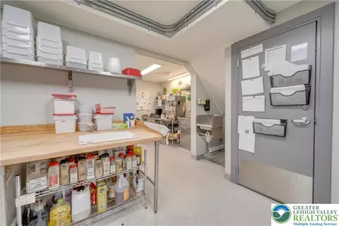 Kitchen - 67 Park Ave, Wind Gap, PA 18091 photo 6 of 12