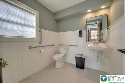 Bath - 67 Park Ave, Wind Gap, PA 18091 photo 1 of 1