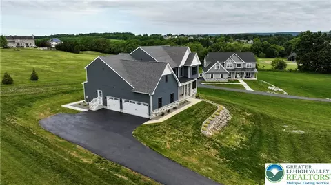 465 Gail Dr, Nazareth, PA 18064