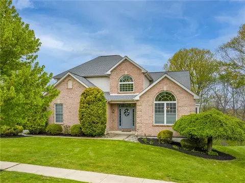 3234 Overlook Dr, Emmaus, PA 18049