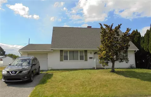 3010 Birch St, Hokendauqua, PA 18052
