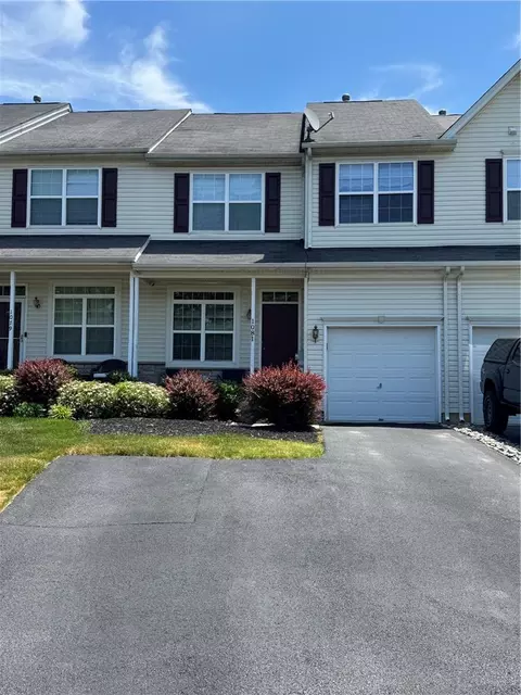 1081 Tudor Dr, Breinigsville, PA 18031