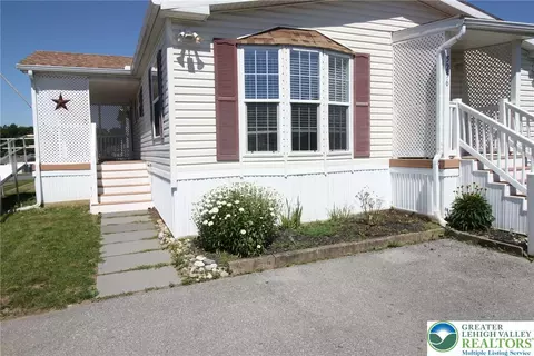 5256 Brunswick Ln, Macungie, PA 18062