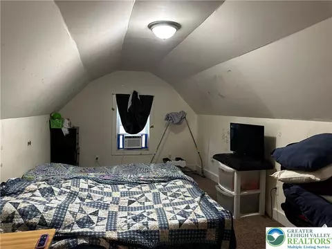 Bedroom - 134 E High St, Hellertown, PA 18055 photo 6 of 7