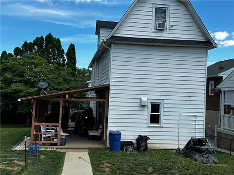 Exterior - 134 E High St, Hellertown, PA 18055 photo 2 of 4