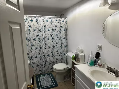 Bath - 134 E High St, Hellertown, PA 18055 photo 2 of 2