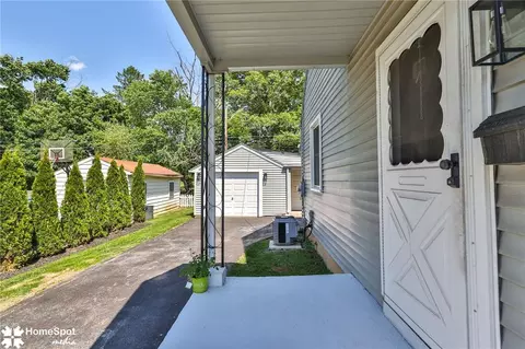 Exterior - 415 Willow Rd, Hellertown, PA 18055 photo 3 of 4