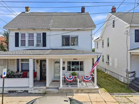 153 E White St, Summit Hill, PA 18250