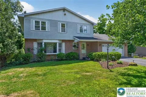 1466 Willowbrook Dr, Bethlehem, PA 18015