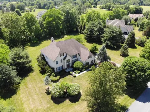 30 Melchor Dr, Williams Twp, PA 18042
