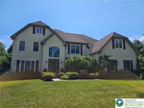 30 Melchor Dr, Williams Twp, PA 18042