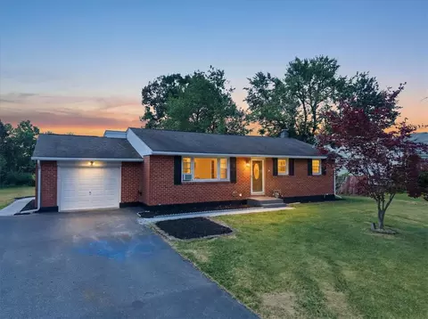 4470 Henry St, Easton, PA 18045