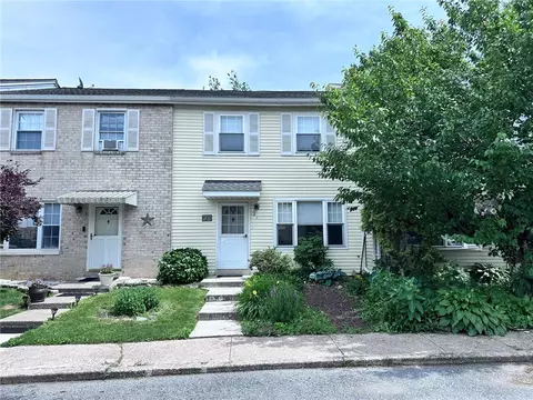 21 Eisenhower Cir, Fullerton, PA 18052