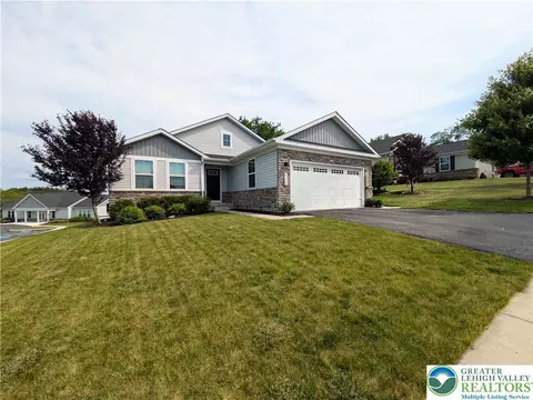 4220 Cypress Ln, Whitehall Twp, PA 18052